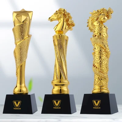 Изготовленные на заказ 3D металлические спортивные кубки и золотые медали